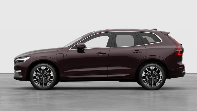 Volvo XC60 2.0 T8 [455] PHEV Ultra Dark 5dr AWD Gtron [NI] Estate - Image 2
